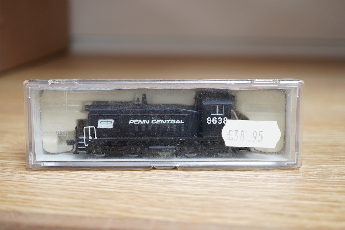 A group of N gauge railway by Graham Farish, Bachmann Spectrum, etc. mainly American outline, including seven locomotives; a W&LE 2-6-6-2 tender locomotive, 8003 (82656), a Union Pacific Co-Co diesel loco, 9202 (85052),